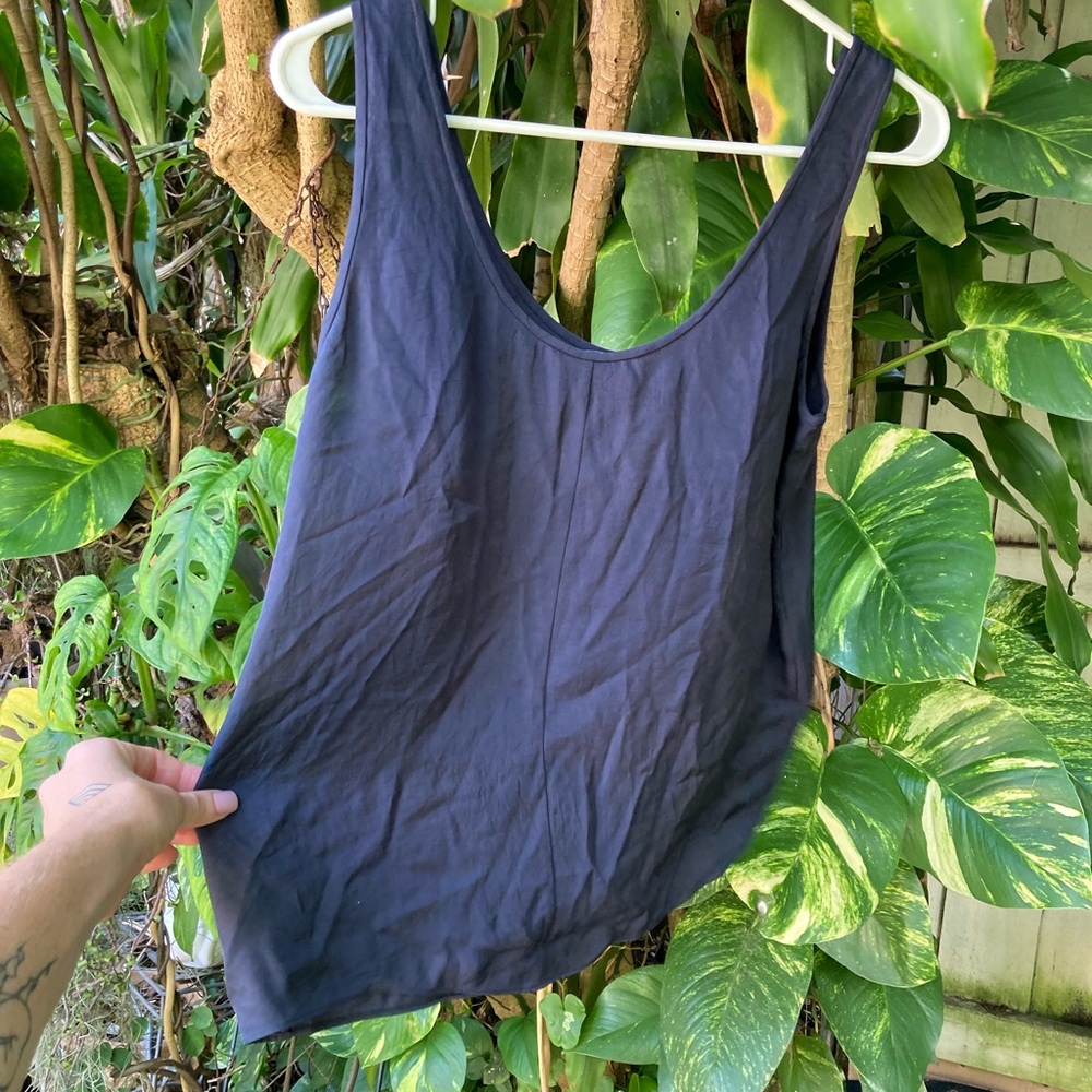 Vince NWT lightweight tank top 🦩